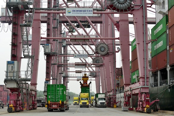 11/7/2022: TP.HCM sẽ giảm 50% phí hạ tầng cảng biển với hàng chở bằng đường thủy từ 01/8