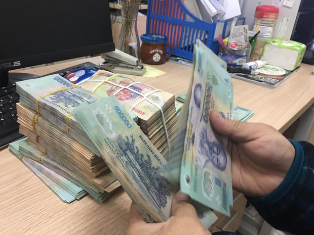 Lãi suất giảm, doanh nghiệp vẫn dè dặt vay vốn