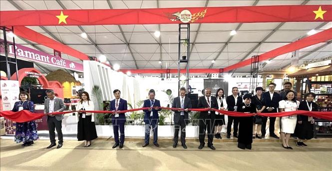 Cà phê Việt Nam khai trương gian hàng tại Triển lãm và Hội nghị cà phê quốc tế