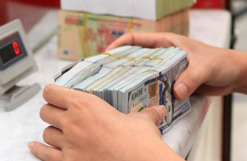 Bớt áp lực khi tỉ giá giảm nhanh