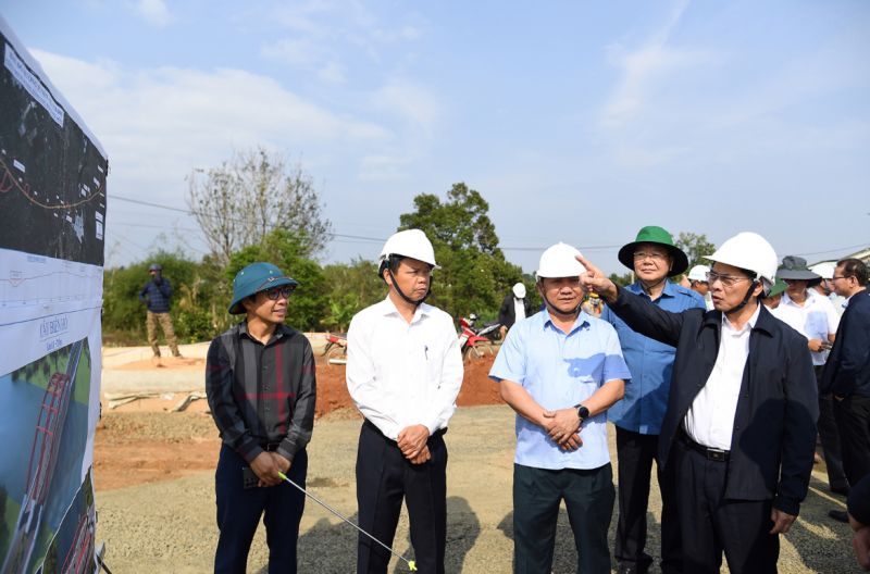 Phó Thủ tướng Bùi Thanh Sơn đôn đốc dự án đầu tư công, thăm doanh nghiệp xuất khẩu cà phê lớn nhất Việt Nam