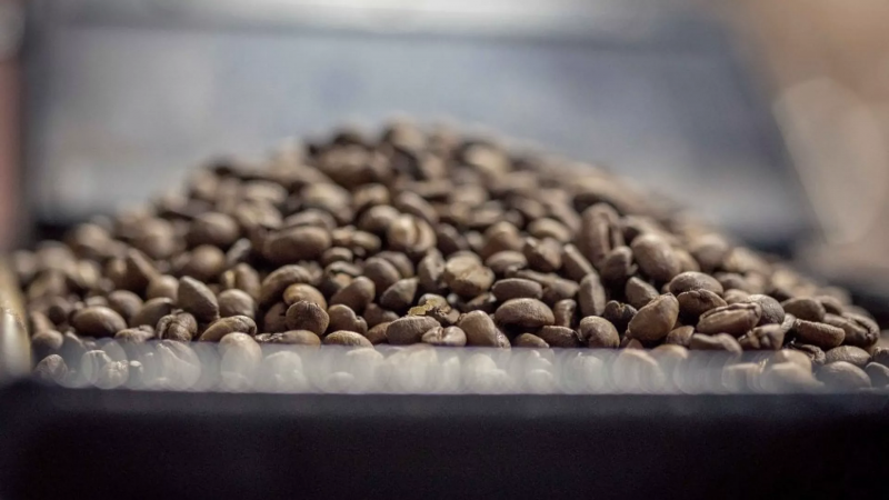 27/3/2025 Giá 2 sàn kỳ hạn cà phê đổ đèo sau khi robusta chạm 5600$ và arabica lên 405,40 cts/lb