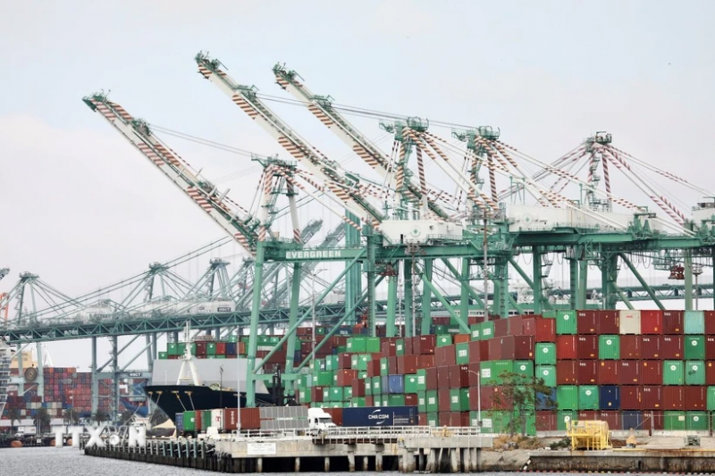 Mỹ: Lượng hàng hóa tăng đột biến, các cảng biển có nguy cơ tắc nghẽn